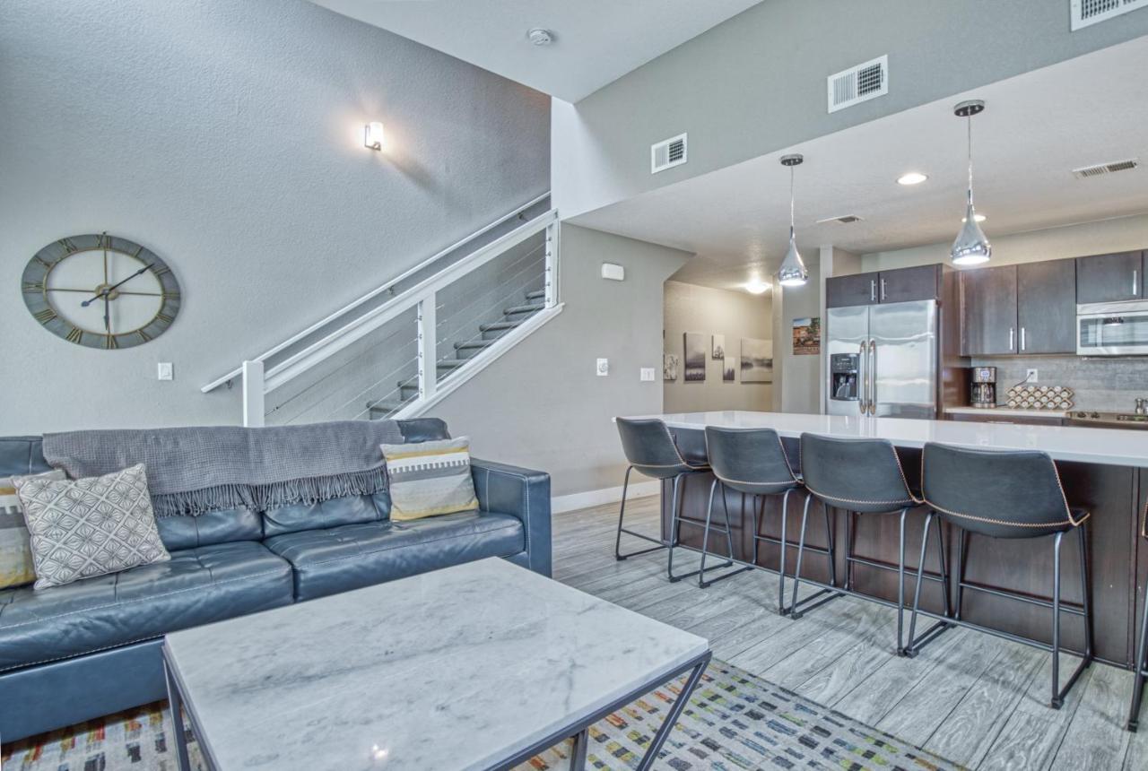 Modern Townhome Near Old Town, Breweries, & River! Fort Collins Bagian luar foto