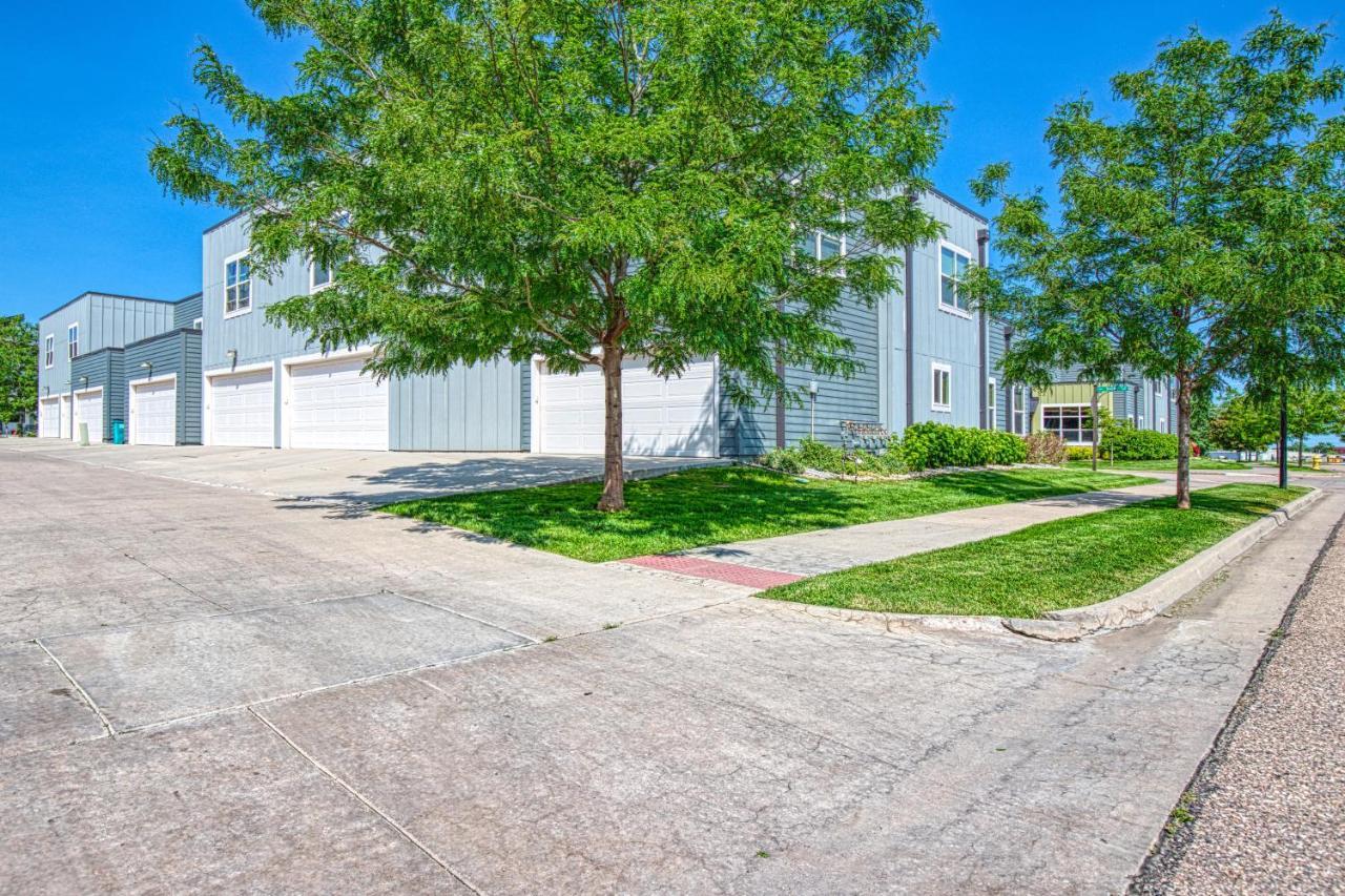 Modern Townhome Near Old Town, Breweries, & River! Fort Collins Bagian luar foto